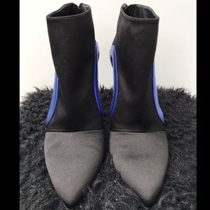 ROGER VIVIER Booties